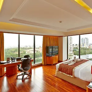 5* Hotel Six Seasons